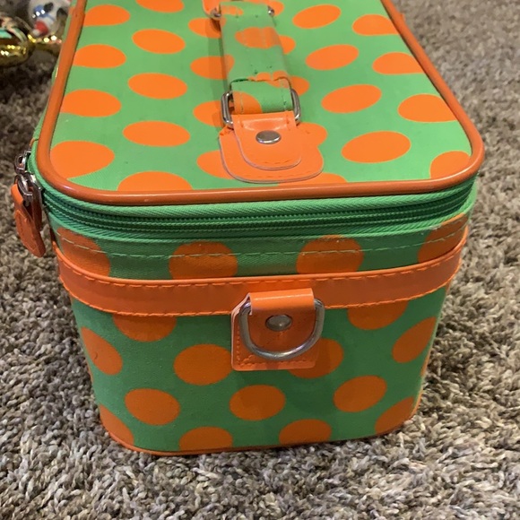 Makeup bag with zipper, mirror and pocket - Picture 3 of 8